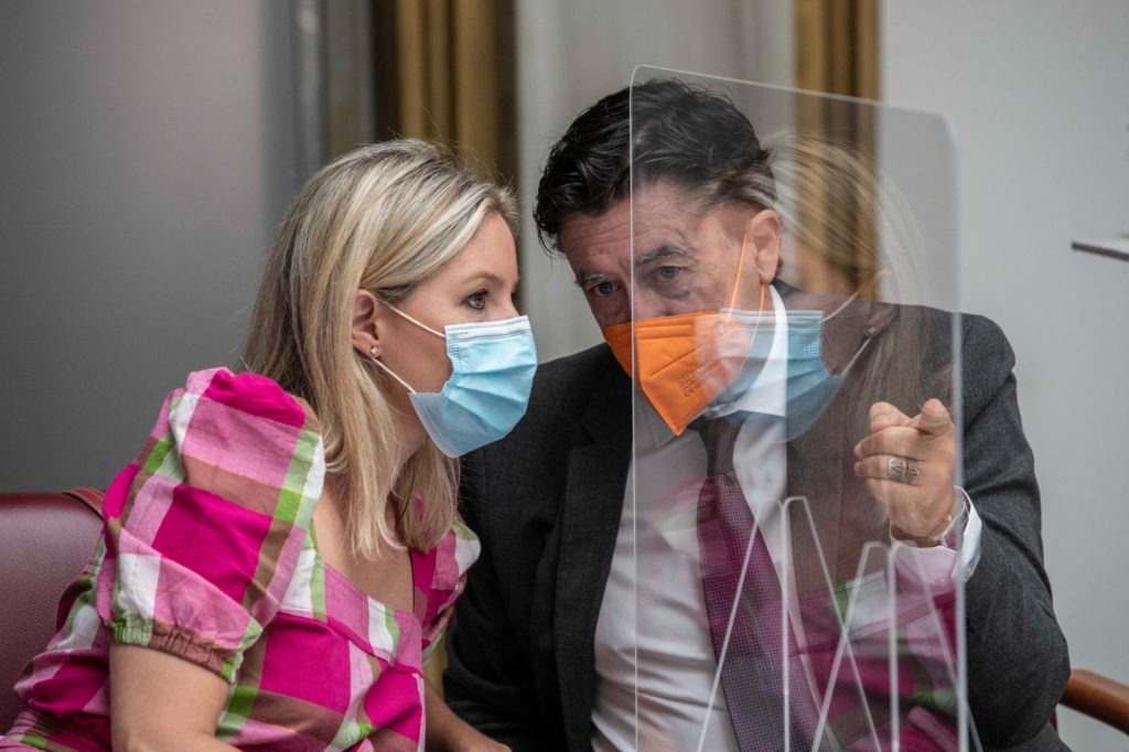 Ana Martinez Vidal y Juan José Molina en el pleno de la Asamblea 21-07-21