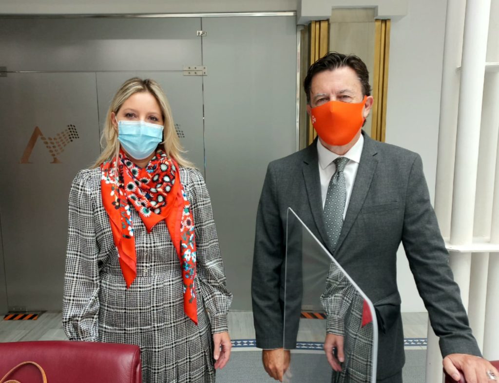 Ana Martínez y Juan José Martinez pleno de la Asamblea 13-10